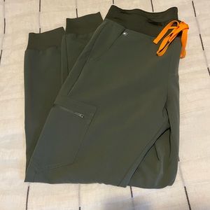 Figs Scrubs Zamora Joggers Medium Moss